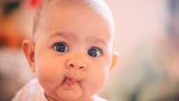 Taas äidinmaidon korvikkeissa myrkkyä – voi aiheuttaa rajuja oireita