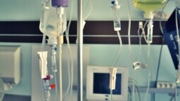 Päivystävät lääkärit alkaneet törmätä erikoiseen ongelmaan, kun ihmiset eivät tajua: Voi lähteä näkö