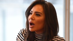 Sofia Belórf itki lentokoneessa