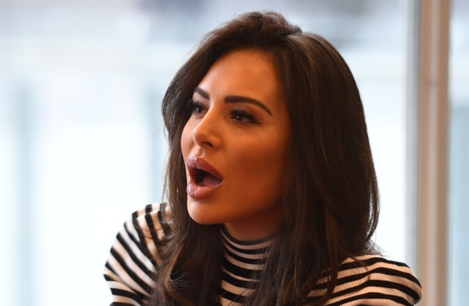 Sofia Belórf itki lentokoneessa