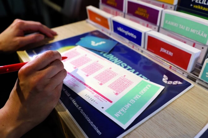 Suomalaismiehille järisyttävä voitto Monivedossa 5 sentin panoksella