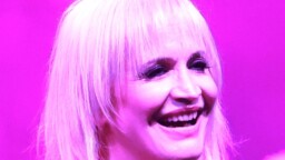 Maija Vilkkumaa julkaisi hääkuvansa – tässä on aviomies