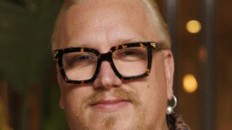 Arttu Wiskari podcastissa menestyksestään: ”Veroja ei maksettu, kaikki meni kurkusta alas”